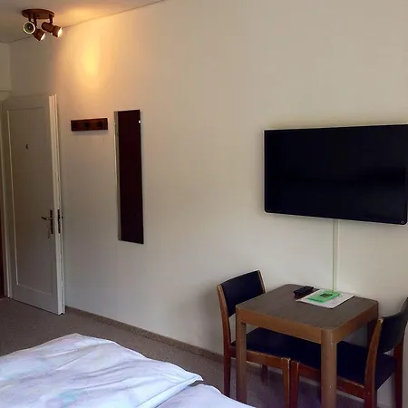 Hotel Bahnhof 2*