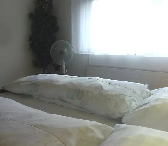 Bahnhof 2* 因特拉肯