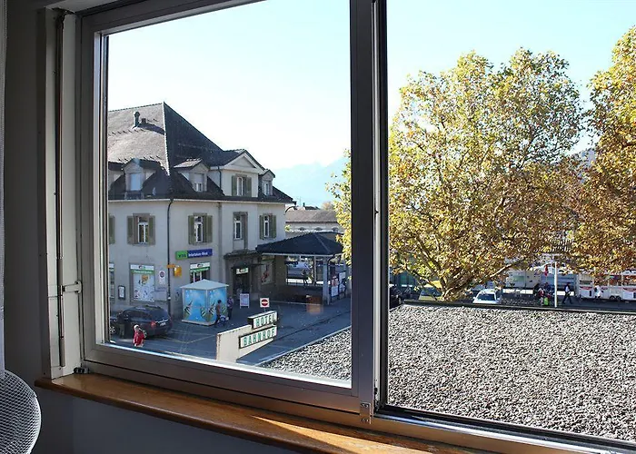 Bahnhof 因特拉肯