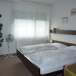 Hotel Bahnhof Entrelagos